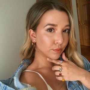 Meet your Posher, Lauren